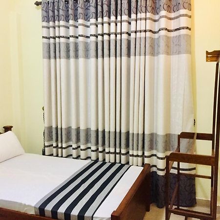 Sweet Home Tourist Rest, Cooking Classes & Tours Anuradhapura Dış mekan fotoğraf