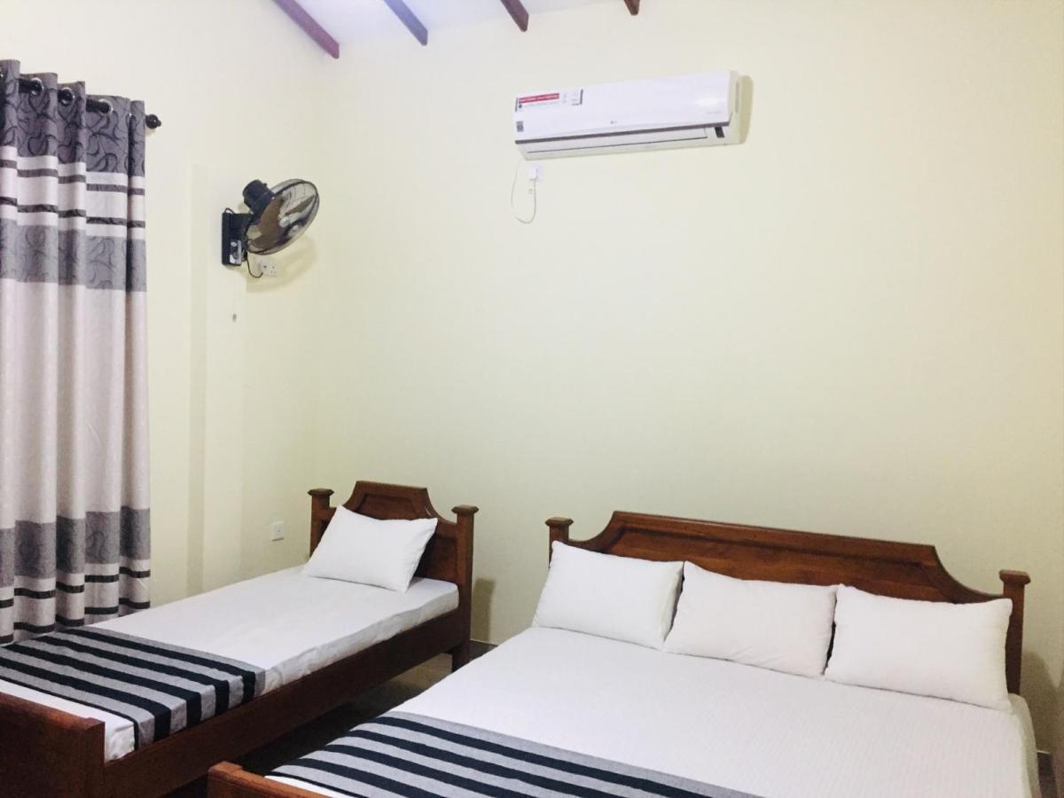 Sweet Home Tourist Rest, Cooking Classes & Tours Anuradhapura Dış mekan fotoğraf