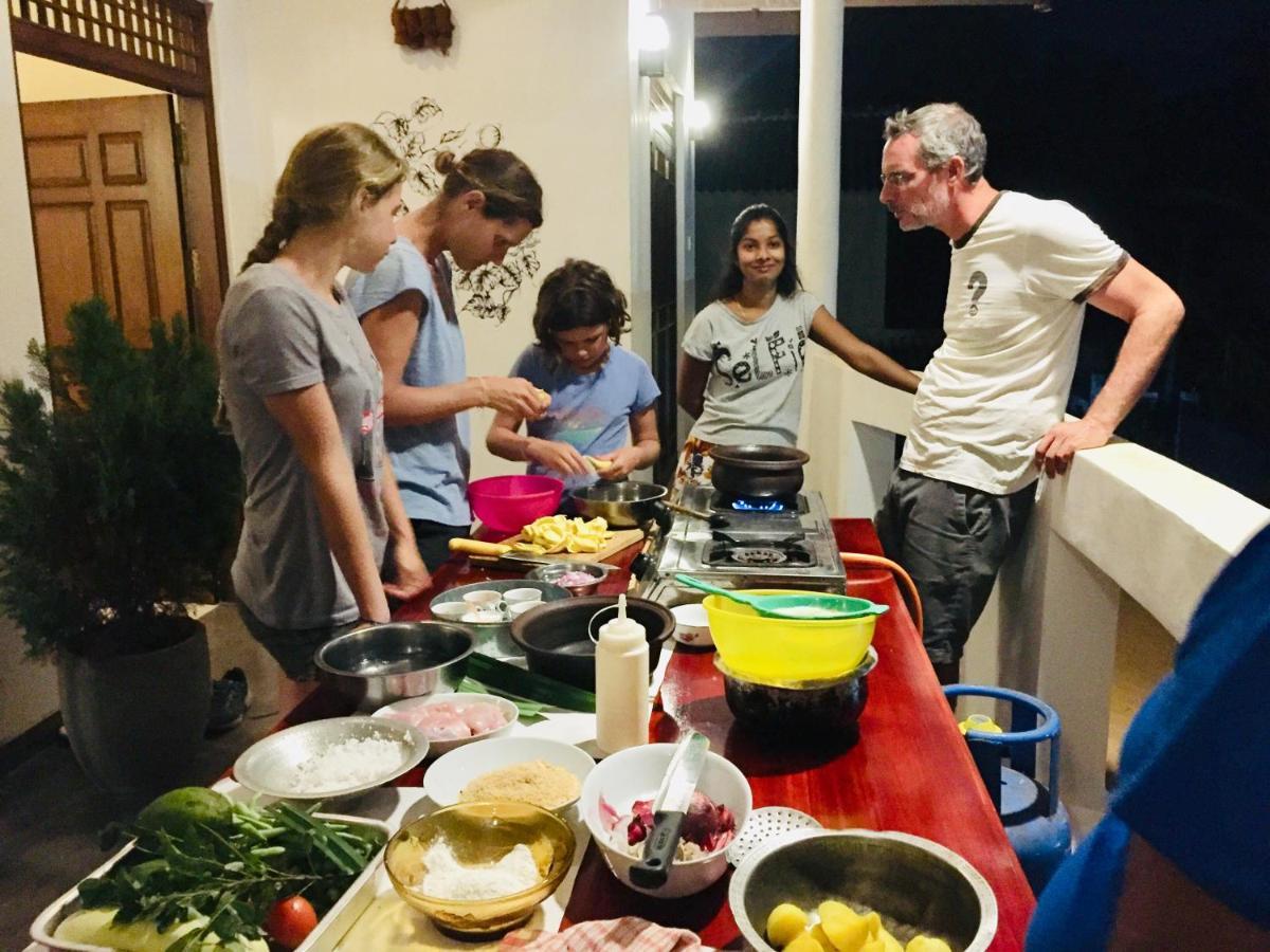 Sweet Home Tourist Rest, Cooking Classes & Tours Anuradhapura Dış mekan fotoğraf