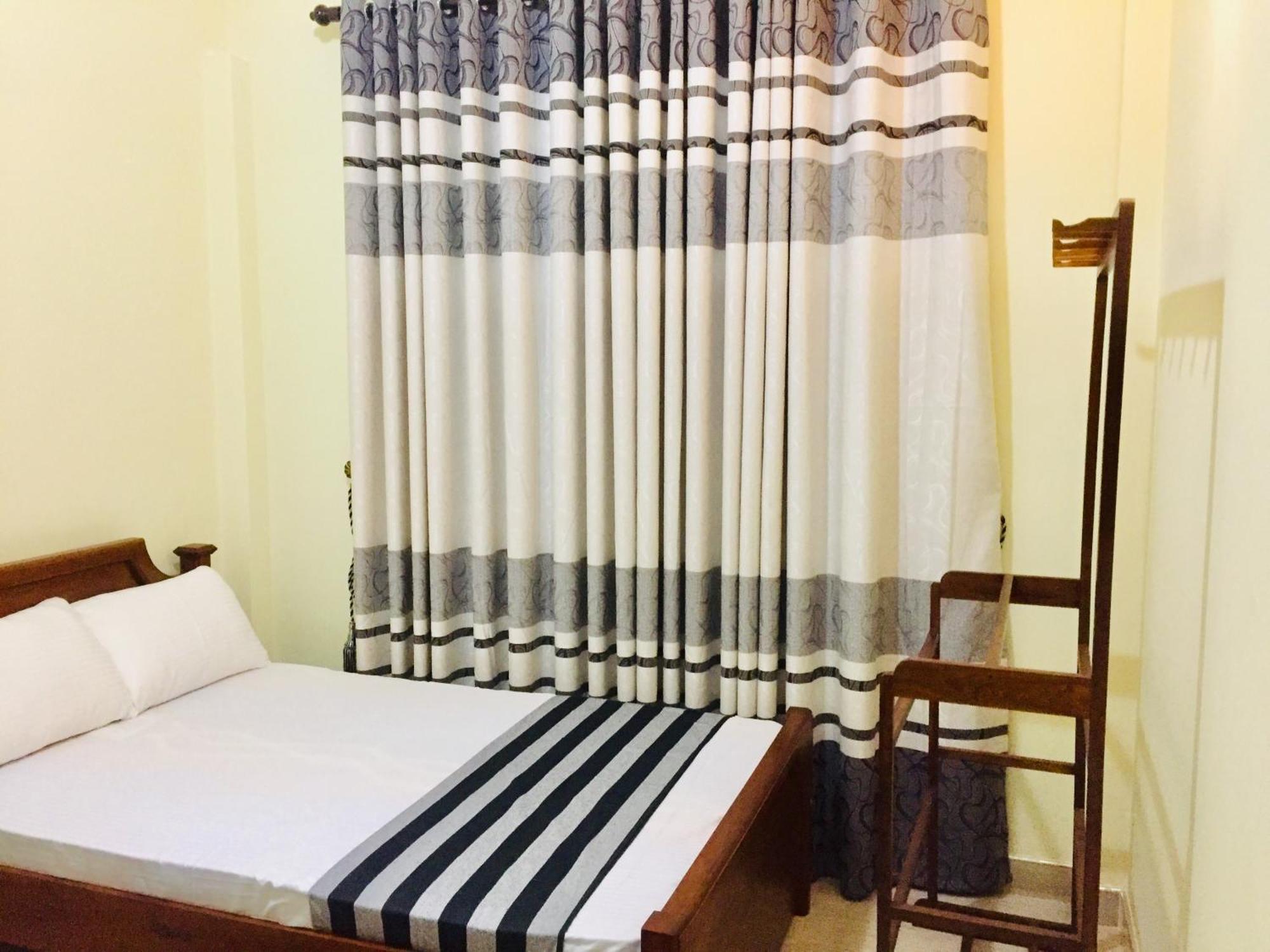 Sweet Home Tourist Rest, Cooking Classes & Tours Anuradhapura Dış mekan fotoğraf