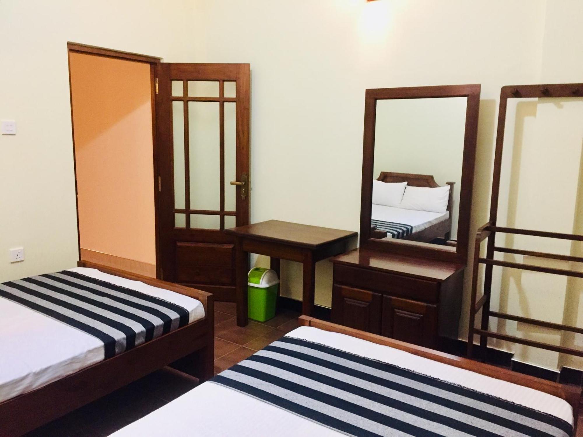 Sweet Home Tourist Rest, Cooking Classes & Tours Anuradhapura Dış mekan fotoğraf