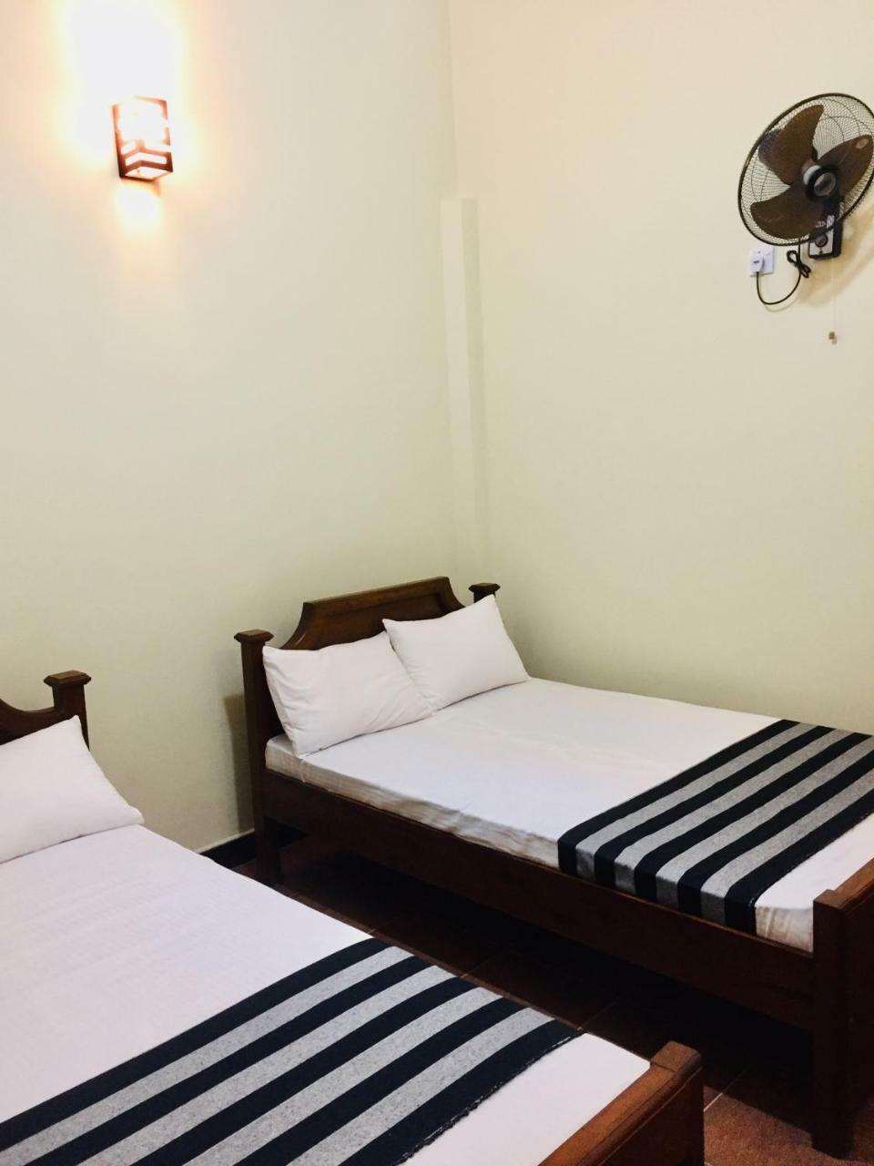 Sweet Home Tourist Rest, Cooking Classes & Tours Anuradhapura Dış mekan fotoğraf