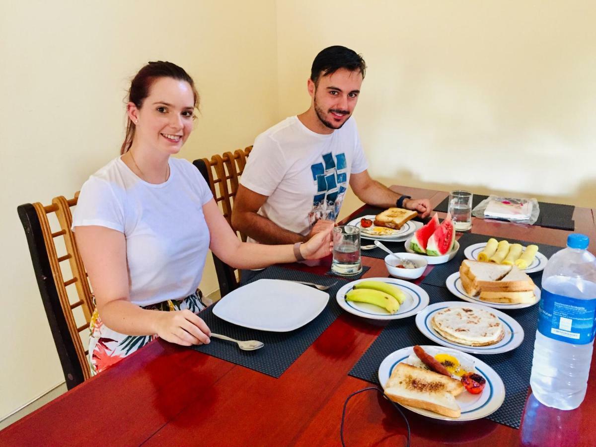 Sweet Home Tourist Rest, Cooking Classes & Tours Anuradhapura Dış mekan fotoğraf