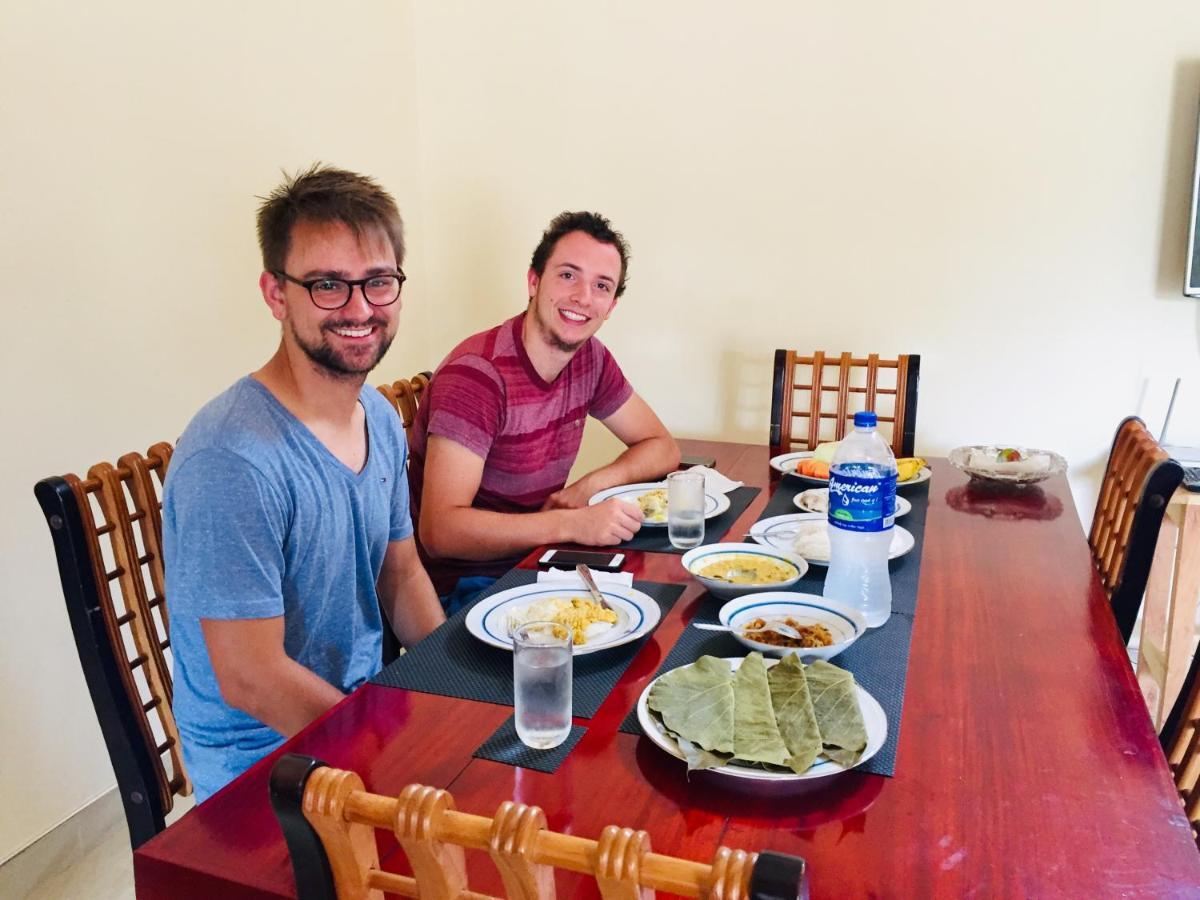 Sweet Home Tourist Rest, Cooking Classes & Tours Anuradhapura Dış mekan fotoğraf