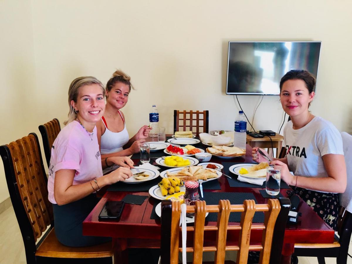 Sweet Home Tourist Rest, Cooking Classes & Tours Anuradhapura Dış mekan fotoğraf
