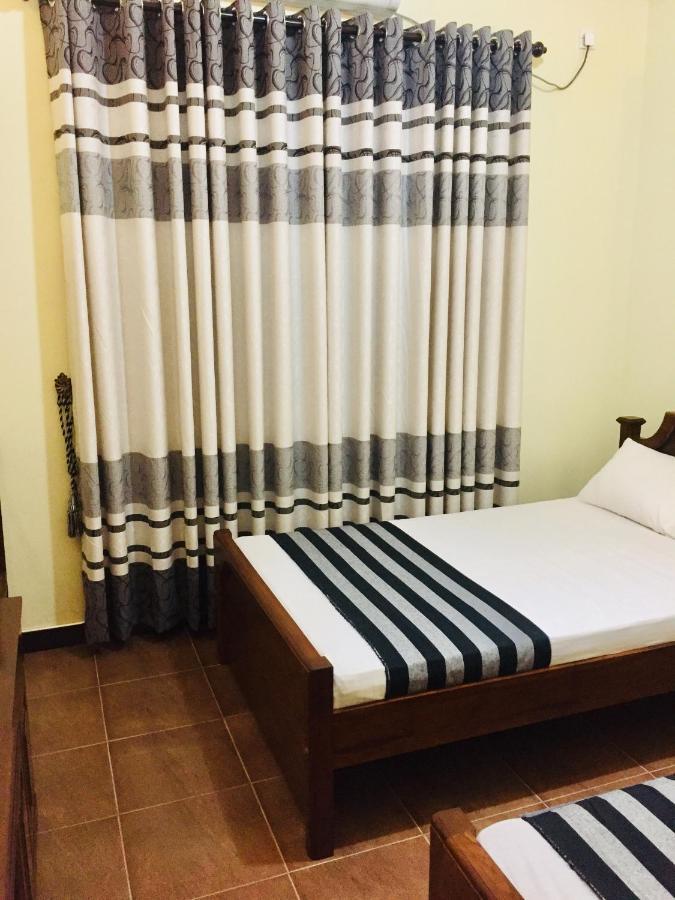 Sweet Home Tourist Rest, Cooking Classes & Tours Anuradhapura Dış mekan fotoğraf
